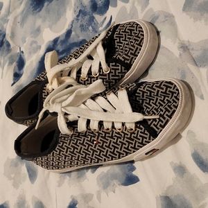 Tommy Hilfiger Logo Canvas Fashion Sneakers